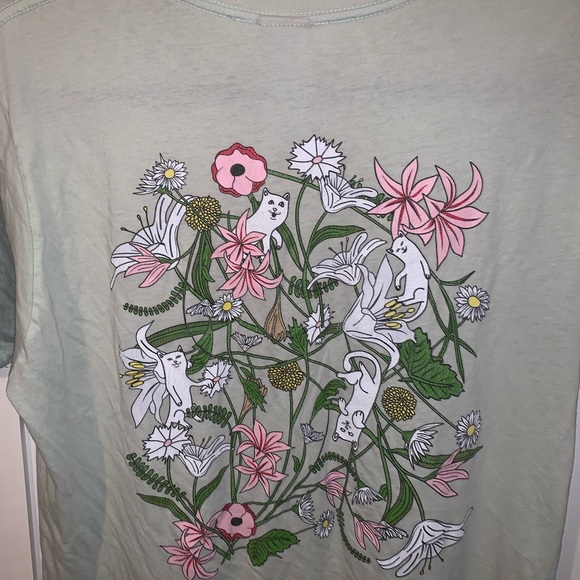 Rip N Dip light green floral cats tee - Picture 3 of 4